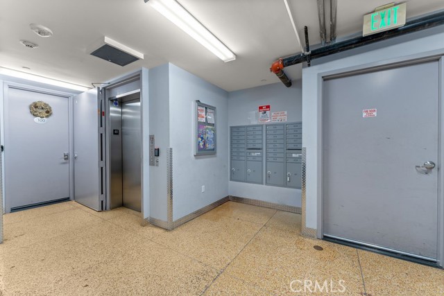 433 Pine Avenue, Long Beach CA: https://media.crmls.org/medias/d7467c92-3c43-4fd8-ab00-6825a30e84b2.jpg