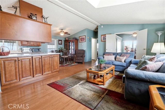 Detail Gallery Image 10 of 30 For 1630 W Covina Bld #83,  San Dimas,  CA 91773 - 3 Beds | 2 Baths