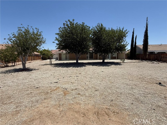 13240 Mugu Court, Apple Valley CA: https://media.crmls.org/medias/d749d0c6-a163-4ef2-8932-936b9b602412.jpg