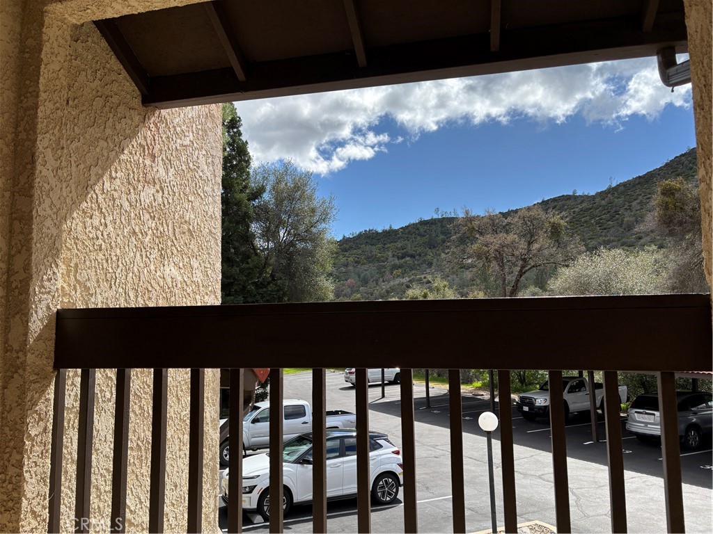 https://media.crmls.org/medias/d74a960c-ceb5-4052-b3f3-1a8d99756434.jpg?preset=X-Large