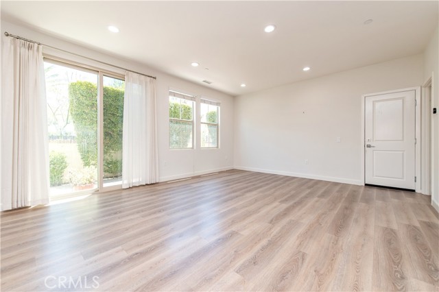 Detail Gallery Image 4 of 41 For 906 El Paseo, Lake Forest,  CA 92610 - 3 Beds | 2/1 Baths