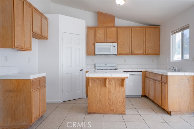 Detail Gallery Image 7 of 28 For 2658 N Drake, Merced,  CA 95348 - 4 Beds | 2 Baths