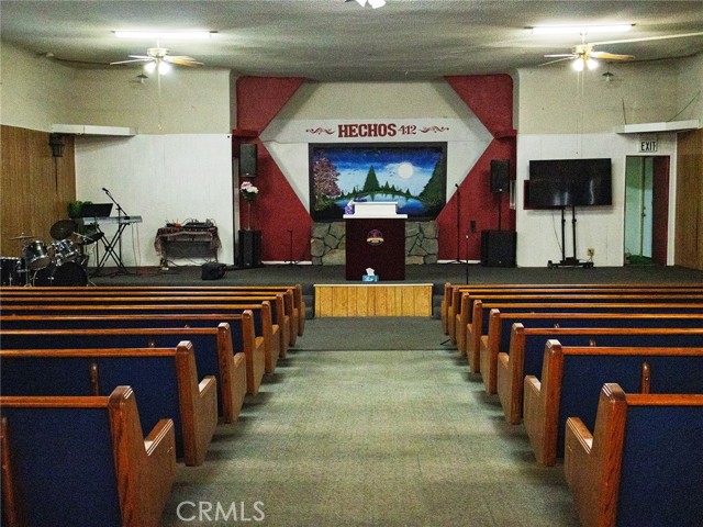 Detail Gallery Image 2 of 10 For 203 W 20th, Merced,  CA 95340 - 3 Beds | 2/2 Baths