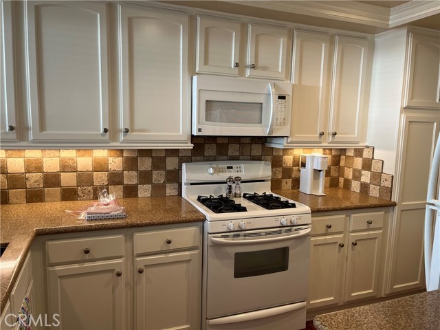 Detail Gallery Image 13 of 42 For 280 Cagney Lane 115, Newport Beach,  CA 92663 - 1 Beds | 1 Baths