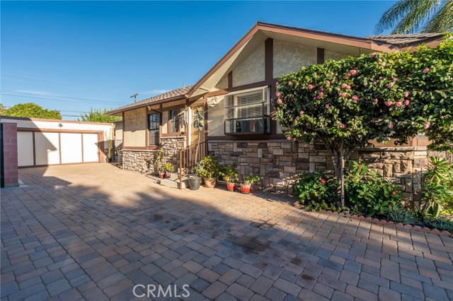 Detail Gallery Image 3 of 38 For 8543 6th, Downey,  CA 90241 - 3 Beds | 2 Baths