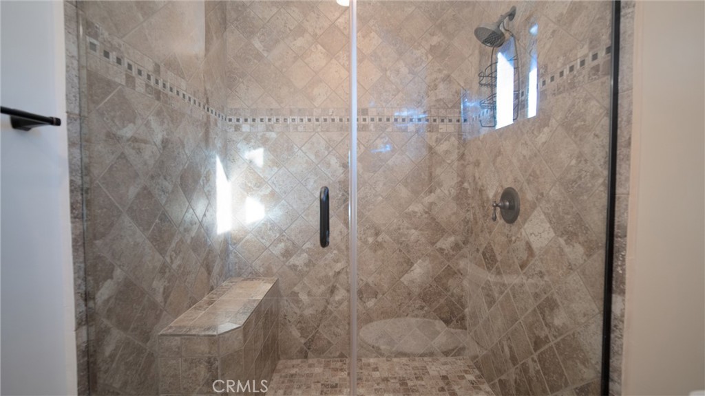 https://media.crmls.org/medias/d74c9578-6e23-4685-95ad-ea5a80629cd7.jpg?preset=X-Large