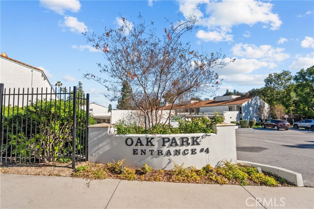 Detail Gallery Image 2 of 43 For 23675 Park Capri #24,  Calabasas,  CA 91302 - 2 Beds | 2 Baths