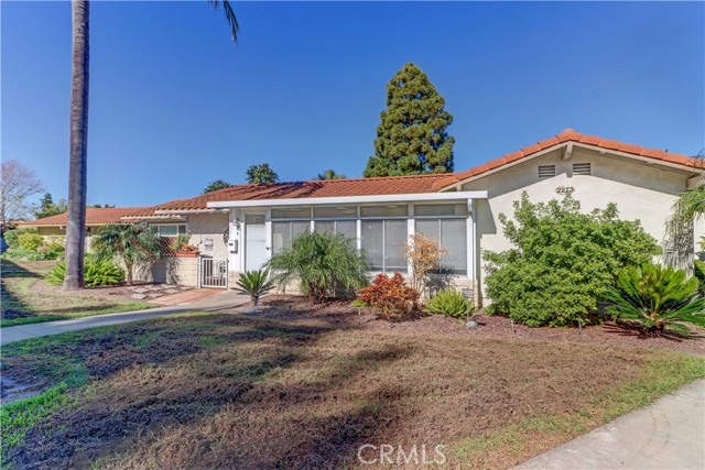 Detail Gallery Image 34 of 40 For 2273 via Mariposa #C,  Laguna Woods,  CA 92637 - 2 Beds | 2 Baths