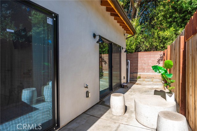 Detail Gallery Image 50 of 60 For 14027 Wyandotte St, Van Nuys,  CA 91405 - 4 Beds | 4 Baths