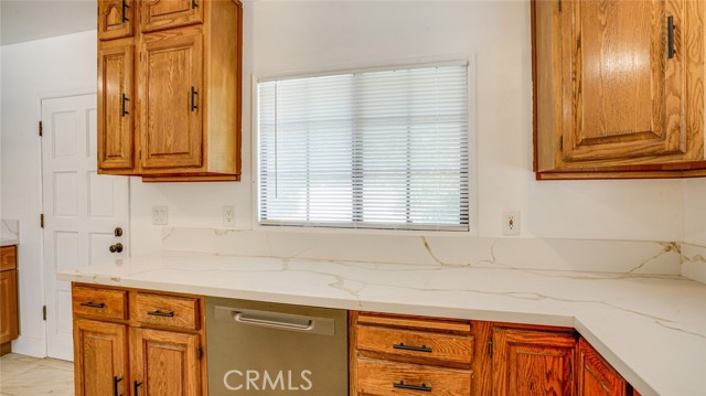 Detail Gallery Image 24 of 67 For 22123 Bassett St, Canoga Park,  CA 91303 - 3 Beds | 2 Baths