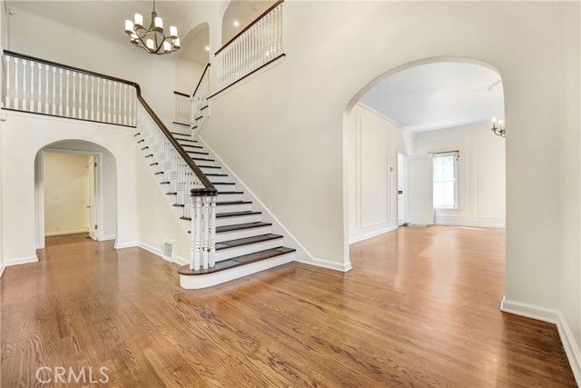 816 S Longwood, Los Angeles CA: https://media.crmls.org/medias/d74f8a49-bf80-47d8-bad0-9f42031bb394.jpg