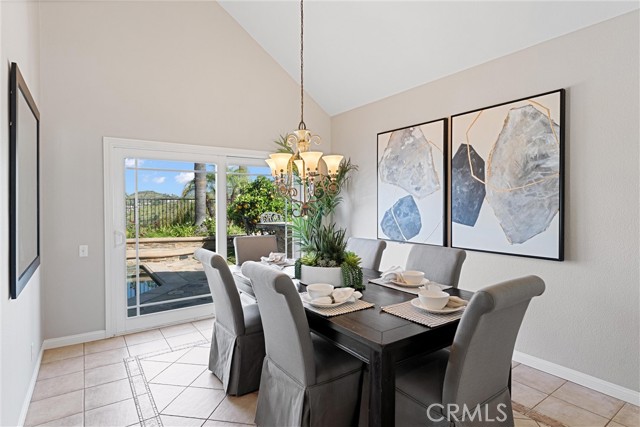 Detail Gallery Image 5 of 37 For 6121 E Breton Cir, Orange,  CA 92869 - 4 Beds | 2/1 Baths