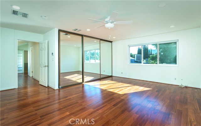 Detail Gallery Image 38 of 50 For 251 N Whitnall, Burbank,  CA 91505 - 4 Beds | 3 Baths
