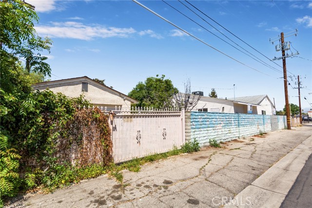 Detail Gallery Image 7 of 31 For 22016 Schoolcraft St, Canoga Park,  CA 91303 - 3 Beds | 2 Baths