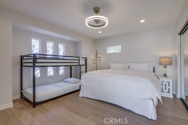627 7th Street, Huntington Beach CA: https://media.crmls.org/medias/d7522196-2722-4563-907c-e92d42dbae5d.jpg