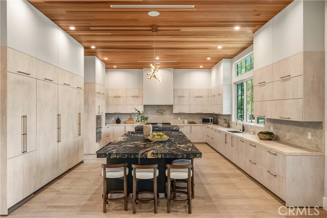 Detail Gallery Image 21 of 56 For 20511 Wells Dr, Woodland Hills,  CA 91364 - 6 Beds | 6/1 Baths