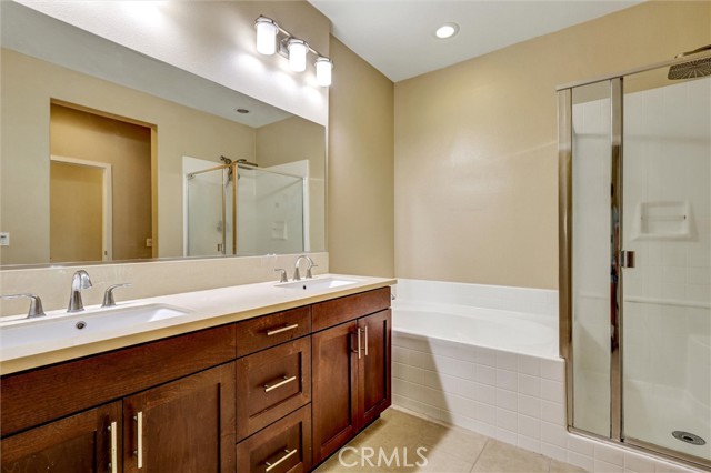 Detail Gallery Image 24 of 37 For 1568 W Artesia Square #E,  Gardena,  CA 90248 - 2 Beds | 2/1 Baths