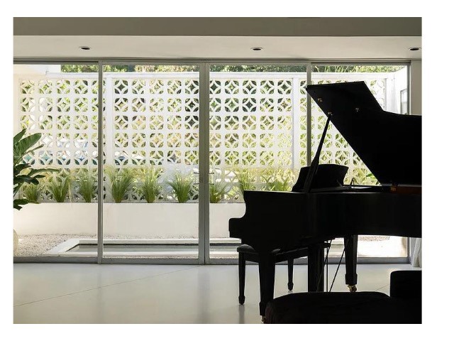 Detail Gallery Image 22 of 53 For 1030 San Rafael Ln, Pasadena,  CA 91105 - 3 Beds | 3 Baths