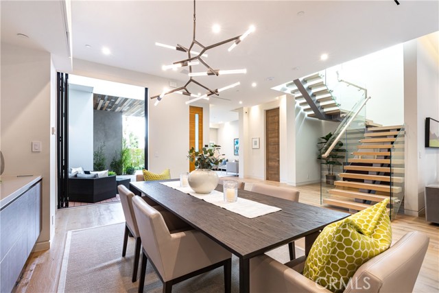 Detail Gallery Image 8 of 49 For 4175 Greenbush Ave, Sherman Oaks,  CA 91423 - 5 Beds | 6 Baths