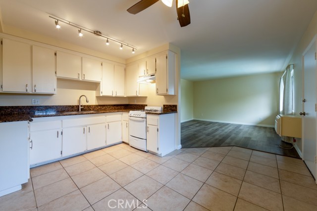 4700 Clair Del Avenue, Long Beach CA: https://media.crmls.org/medias/d753dd95-062e-4818-b0f9-874990e1da7e.jpg