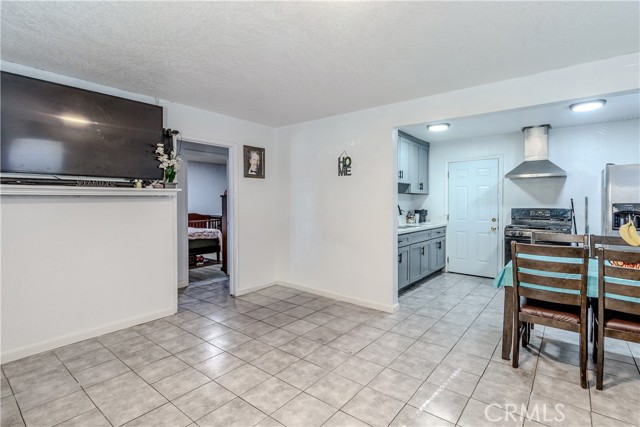 Detail Gallery Image 6 of 16 For 919 N Illinois Ave, Colton,  CA 92324 - 2 Beds | 1 Baths