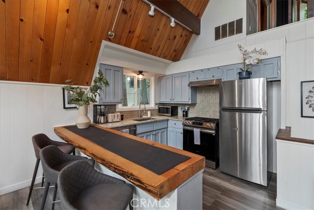 Detail Gallery Image 20 of 71 For 155 Birchwood, Lake Arrowhead,  CA 92352 - 3 Beds | 2 Baths