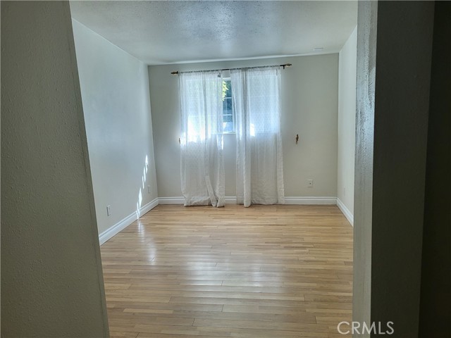 Detail Gallery Image 12 of 22 For 5700 Kelvin, Woodland Hills,  CA 91367 - 3 Beds | 3 Baths