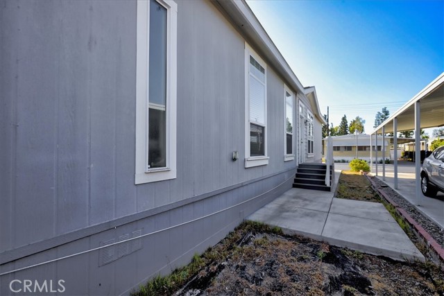 111 Madrid, Tustin CA: https://media.crmls.org/medias/d7560d51-472b-4d8c-bc2c-ecaf6fee1260.jpg