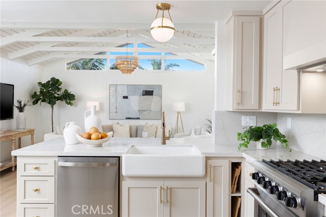 Detail Gallery Image 17 of 49 For 701 Taper Dr, Seal Beach,  CA 90740 - 4 Beds | 3 Baths