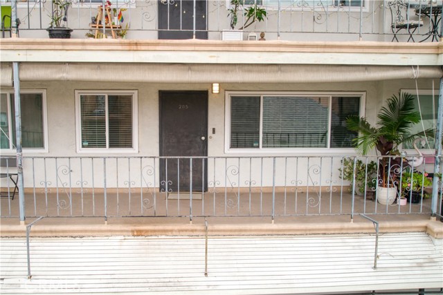 1130 E 1st Street, Long Beach CA: https://media.crmls.org/medias/d75880e1-3d99-41e1-a8cd-a3f40a0a3595.jpg
