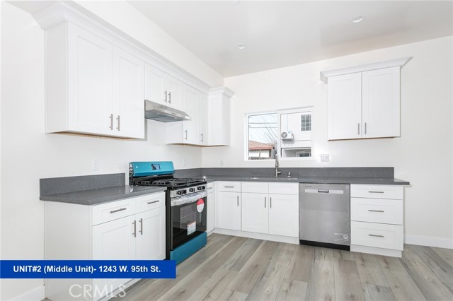 1241 W 95th Street, Los Angeles CA: https://media.crmls.org/medias/d7589587-ffde-459b-9619-7890f2cfa59b.jpg