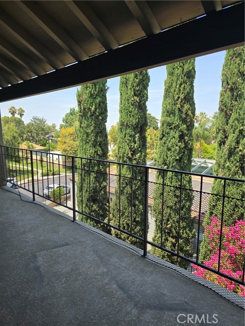 254 E Fern Avenue, Redlands CA: https://media.crmls.org/medias/d75896ab-9c36-4494-a98a-938562030d2f.jpg