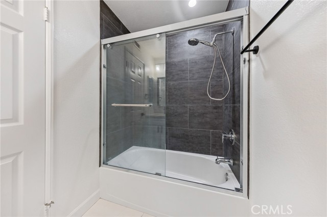 Detail Gallery Image 14 of 29 For 441 E San Jose #111,  Burbank,  CA 91501 - 2 Beds | 2 Baths