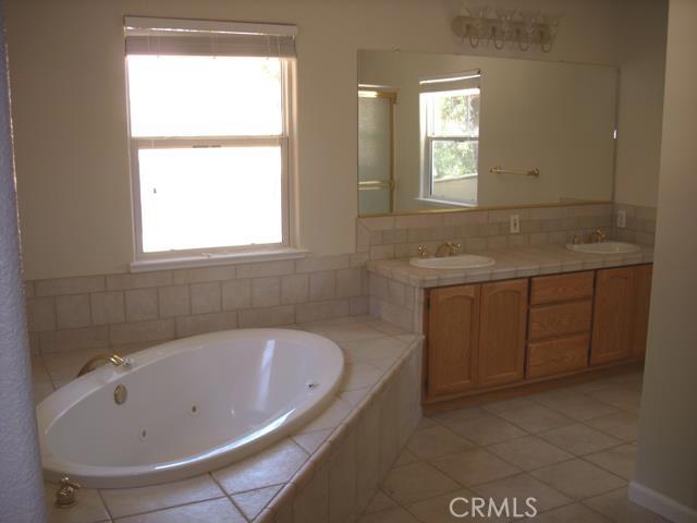 Detail Gallery Image 2 of 4 For 18896 North Shore Dr, Hidden Valley Lake,  CA 95467 - 3 Beds | 2 Baths