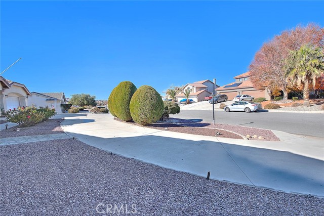 Detail Gallery Image 6 of 60 For 19149 Catalina, Apple Valley,  CA 92308 - 4 Beds | 3/1 Baths