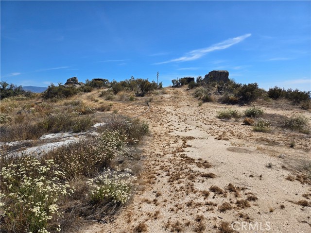 8 Centernnial Street, Aguanga CA: https://media.crmls.org/medias/d7595cb5-098a-4577-bfda-b273bbd6fd27.jpg