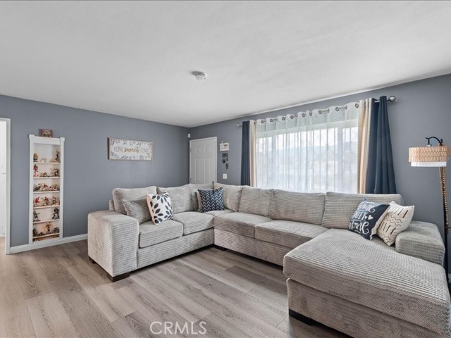 Detail Gallery Image 5 of 23 For 27111 Millar, Highland,  CA 92346 - 2 Beds | 1 Baths