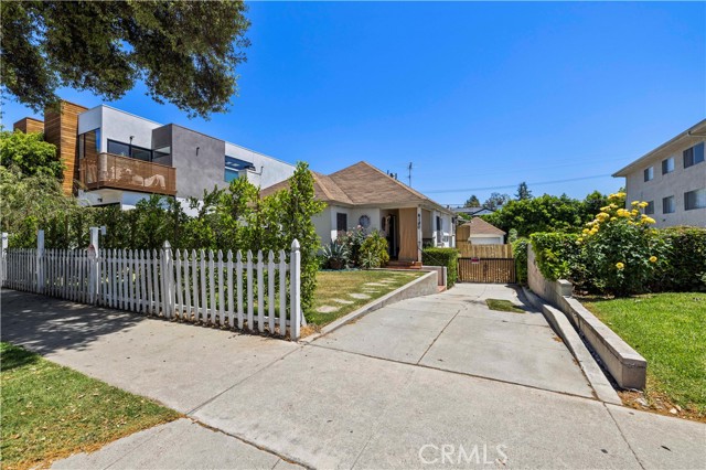 4180 Tujunga Avenue, Studio City CA: https://media.crmls.org/medias/d75a1bcf-e26b-47aa-825e-050d39bb20fd.jpg