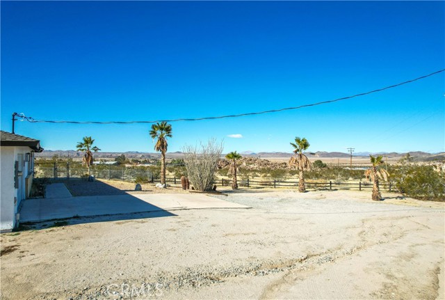 Detail Gallery Image 36 of 57 For 6992 Sierra Ave, Joshua Tree,  CA 92252 - 3 Beds | 2 Baths