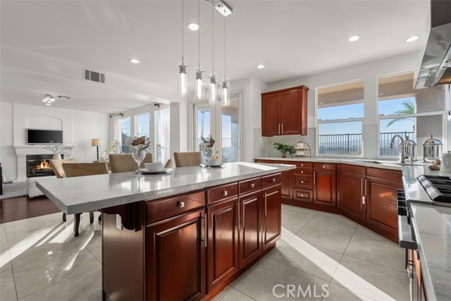 2031 W Snead Street, La Habra CA: https://media.crmls.org/medias/d75a9774-78aa-42fc-8317-1eeaf11481b6.jpg