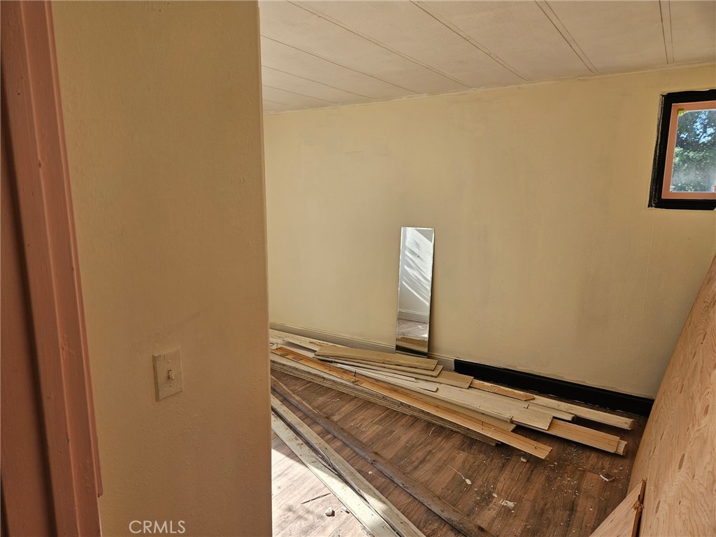https://media.crmls.org/medias/d75b7661-1079-4e09-8fed-6a20197804b6.jpg?preset=X-Large