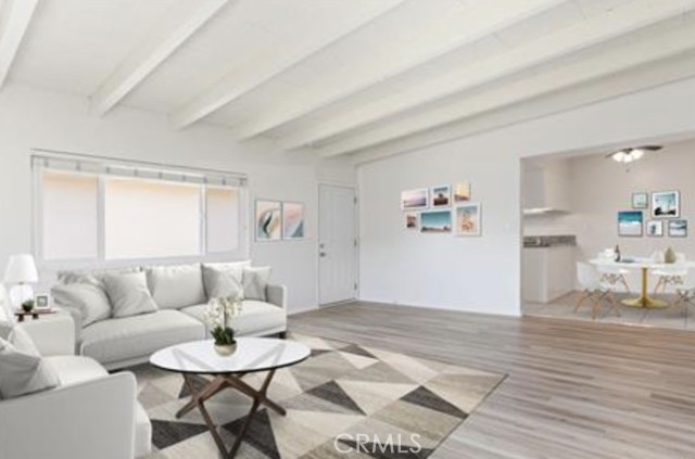 Detail Gallery Image 8 of 26 For 2321 Florida St a,  Huntington Beach,  CA 92648 - 2 Beds | 1 Baths