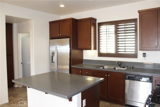 Detail Gallery Image 4 of 60 For 12427 Canal Dr #3,  Rancho Cucamonga,  CA 91739 - 2 Beds | 2/1 Baths