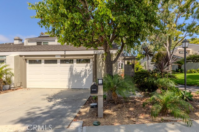 Detail Gallery Image 1 of 67 For 19745 Deep Harbor Dr, Huntington Beach,  CA 92648 - 2 Beds | 2 Baths
