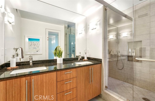 1035 19th Street, Santa Monica CA: https://media.crmls.org/medias/d75c8cce-46a3-4b57-aa85-271602234ceb.jpg