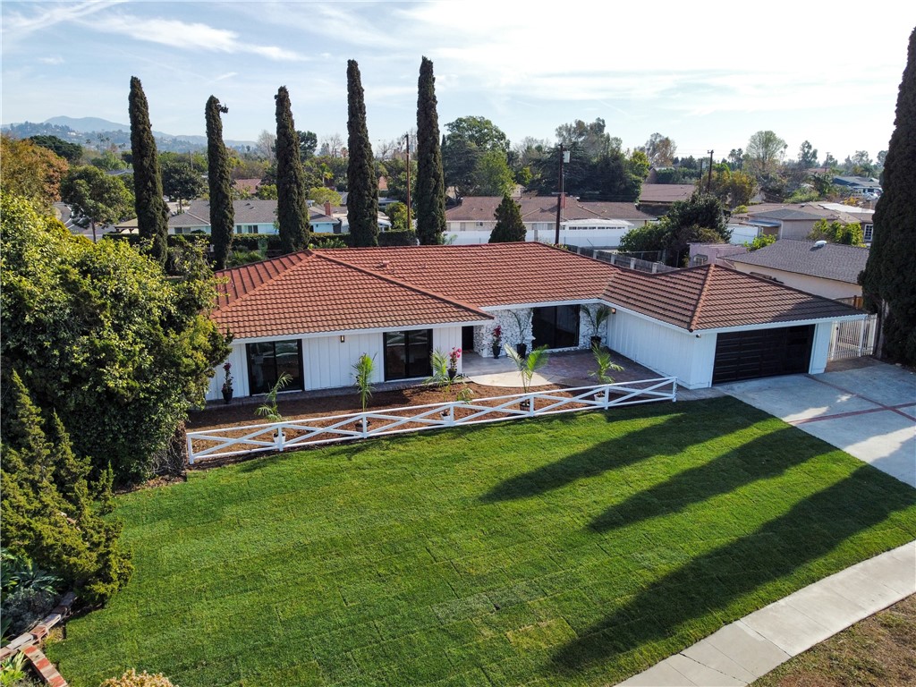 Detail Gallery Image 1 of 19 For 18292 Leafwood Ln, North Tustin,  CA 92705 - 4 Beds | 2/1 Baths