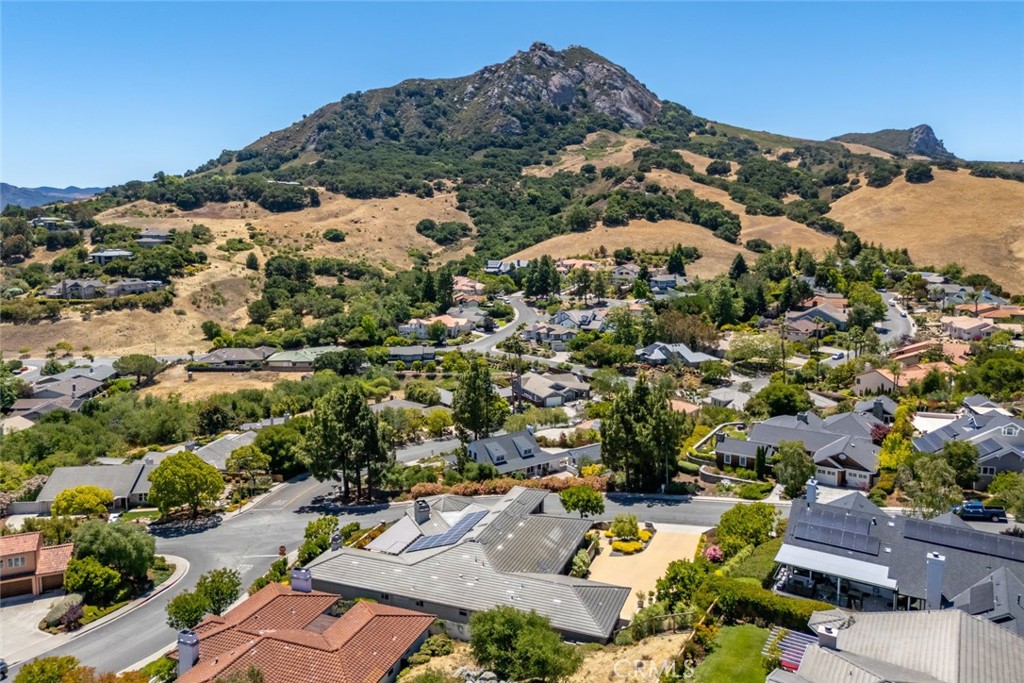 https://media.crmls.org/medias/d75cf411-8aae-40ed-ab5c-d0473eab161e.jpg?preset=X-Large