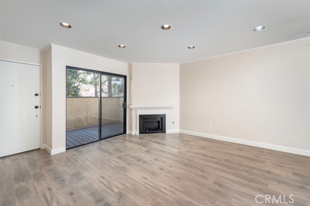 Detail Gallery Image 4 of 22 For 13540 Hubbard St #31,  Sylmar,  CA 91342 - 2 Beds | 1 Baths