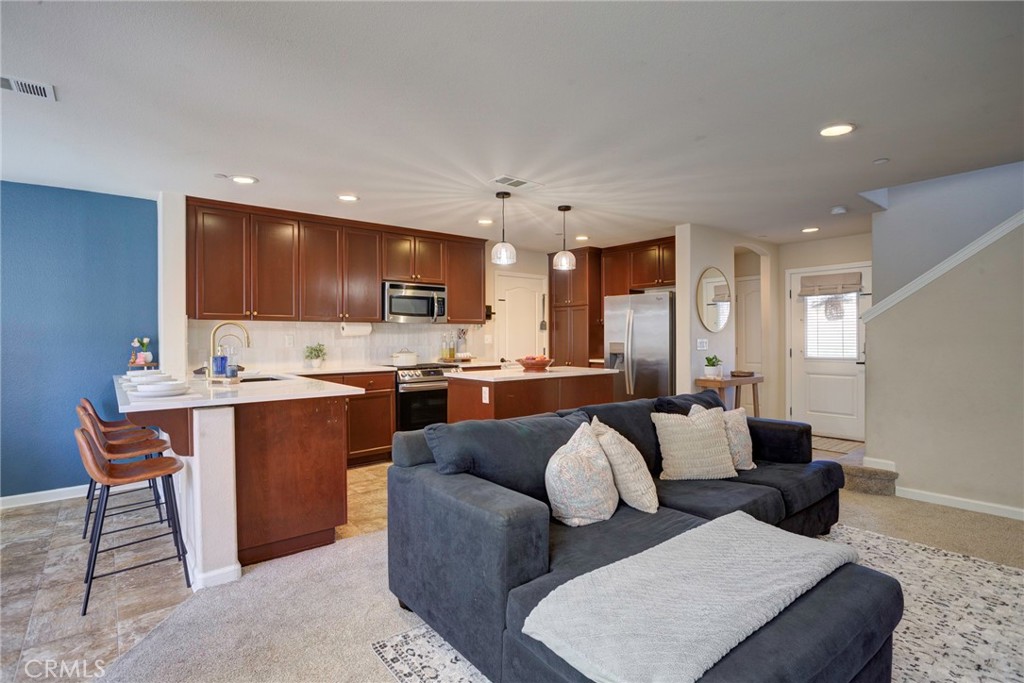 570 River Oaks Drive