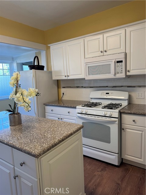 Detail Gallery Image 7 of 28 For 3857 Pine St, Riverside,  CA 92501 - 5 Beds | 4 Baths